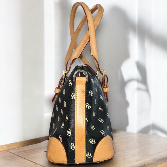 RESERVED for snapolitano60 Dooney and Bourke hand/shoulder bag - Picture 6 of 10